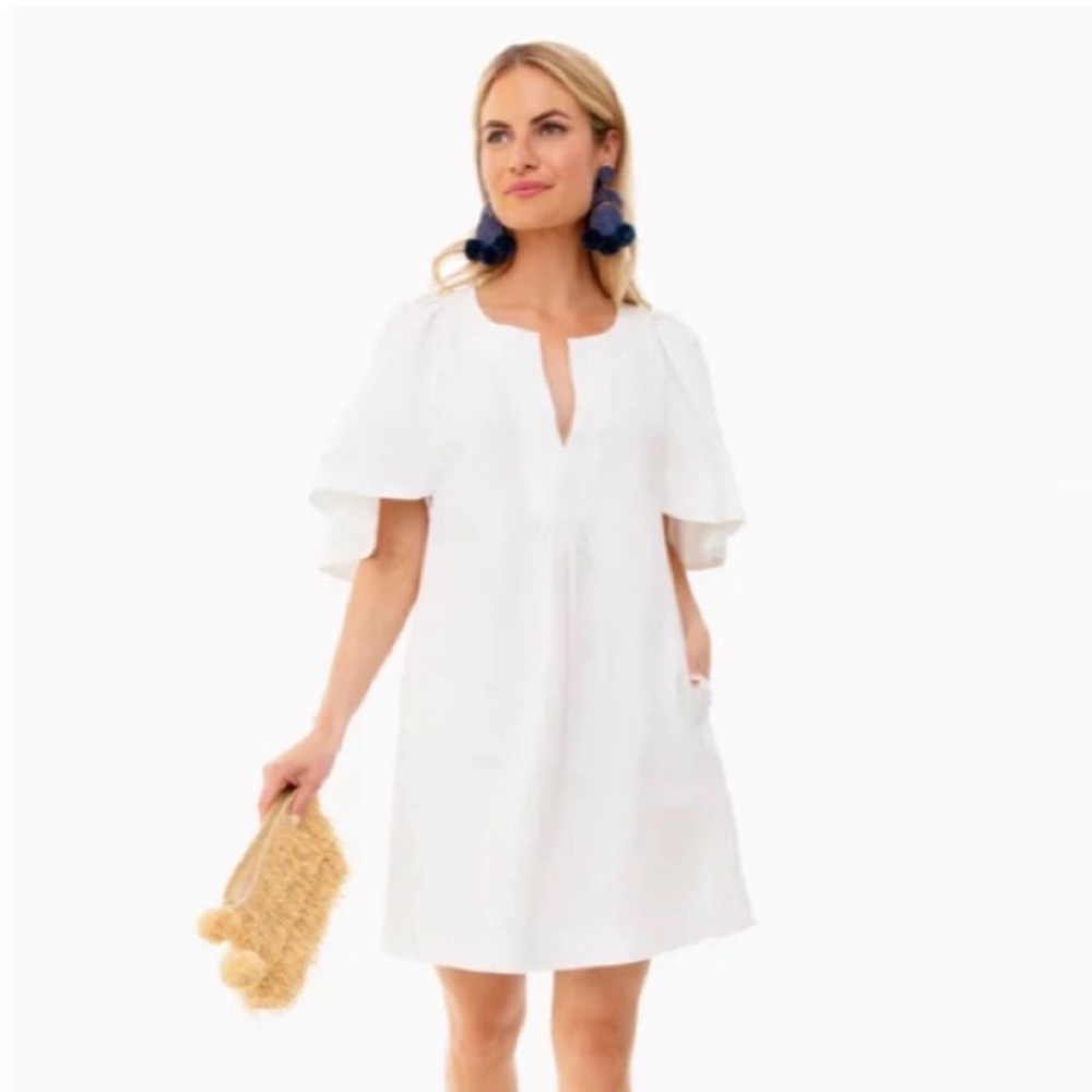 POMANDER PLACE
White Finley Flutter Sleeve Dress